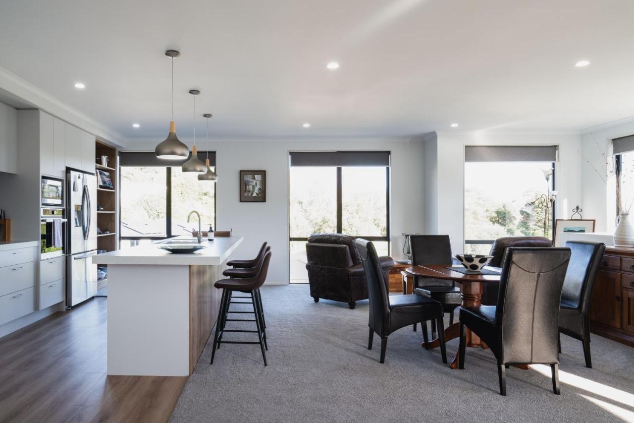Modern Family Friendly Getaway Villa Dunedin Exteriör bild