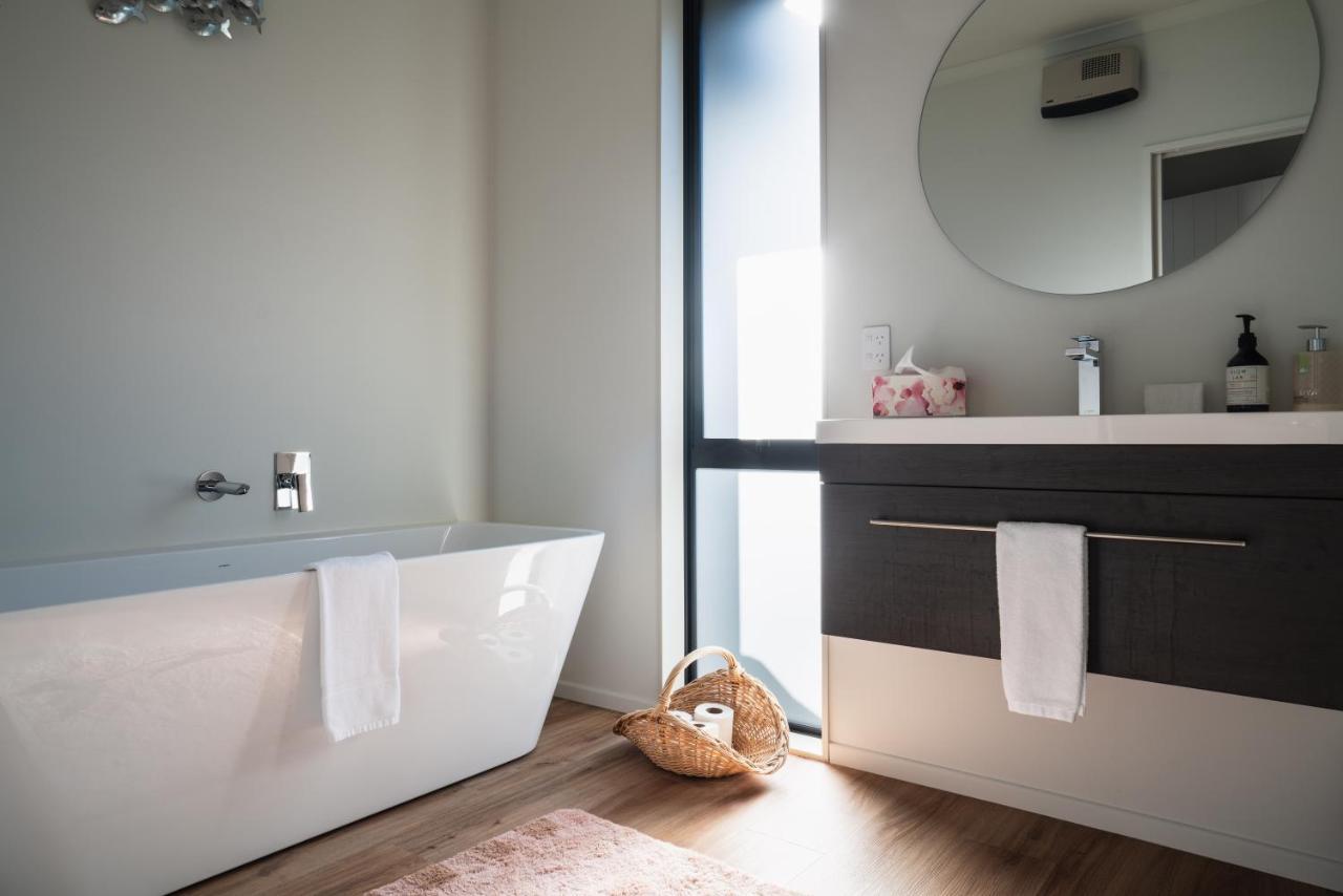 Modern Family Friendly Getaway Villa Dunedin Exteriör bild